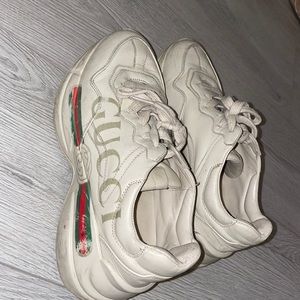 Gucci sneaker very worn
